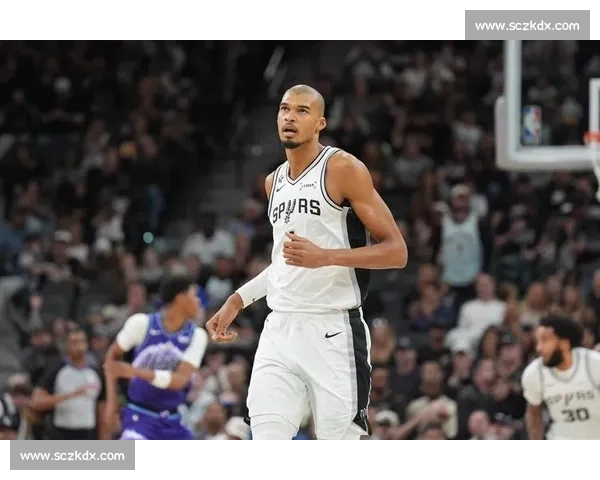 围绕边线球发起战术设计与临场应变能力提升全景解析与实战训练路径 ⚽📋